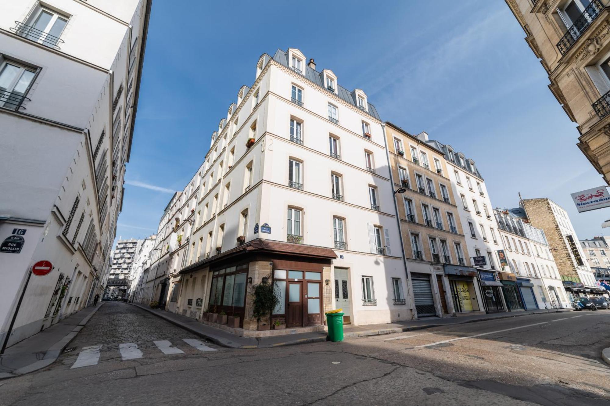 Studio Bien Equipe Proche De Toutes Commodites -2P パリ エクステリア 写真